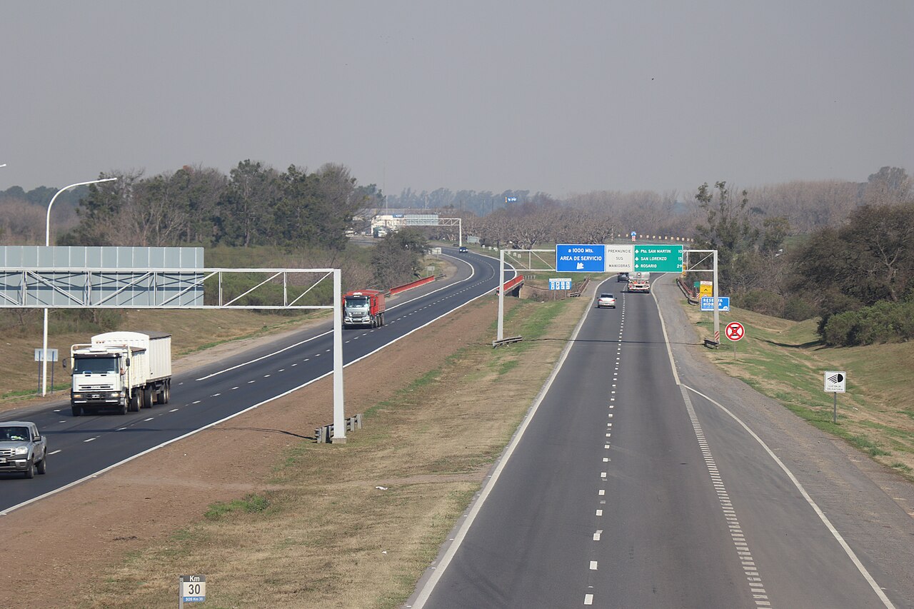 ruta bacheada autopista Santa Fe Rosario